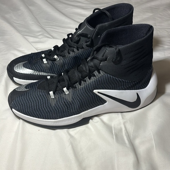Nike Zoom Clear Out TB Black/White-Silver size: 12 - Picture 3 of 10